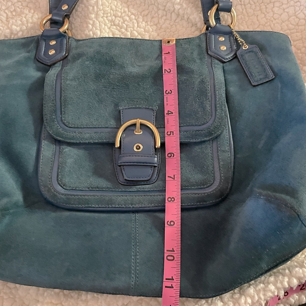 Leather Coach purse EUC inside and out. Beautiful blue🥳